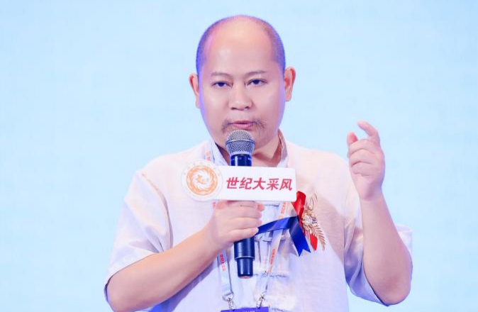深耕国学传承，赋能大众人生——李明易携易客堂亮相第二十六届世纪大采风品牌人物年度盛典